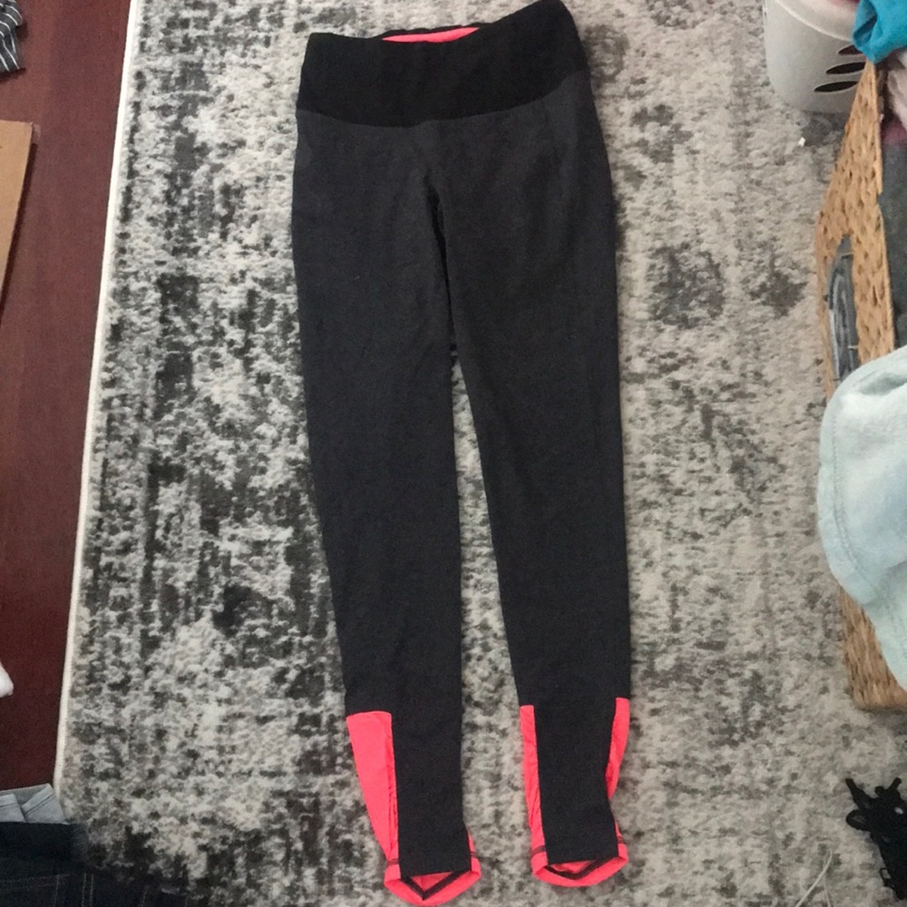 comfy. stretchy, easy to move around in leggings